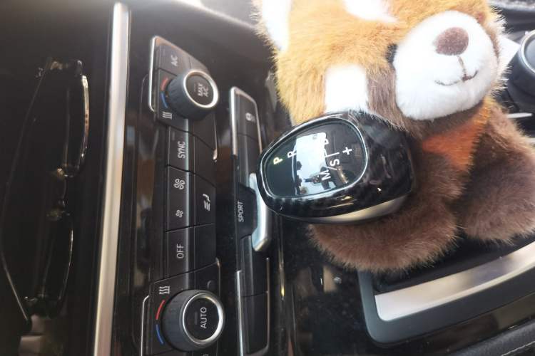 Used BMW 2 Series Active Tourer 2015 218i Sports Design Package Gear Lever