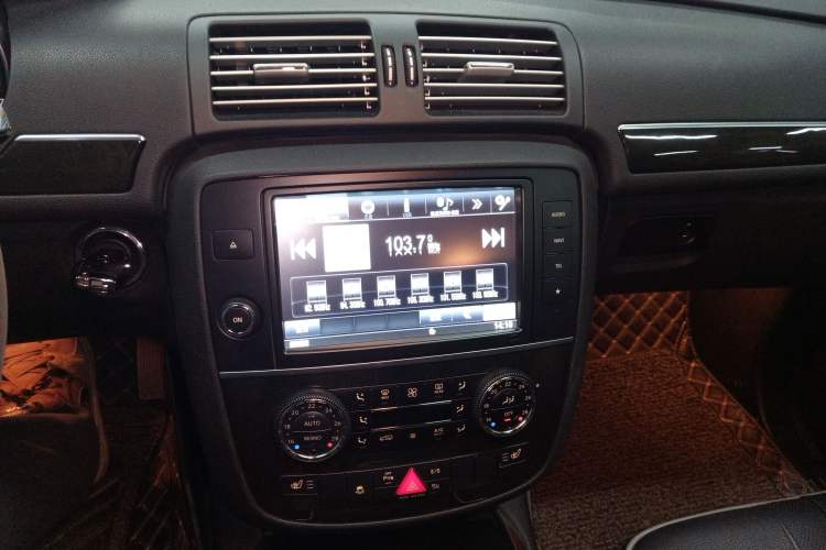 Used Mercedes-Benz R-Class 2017 R 320 4MATIC Business Edition Prestige Model