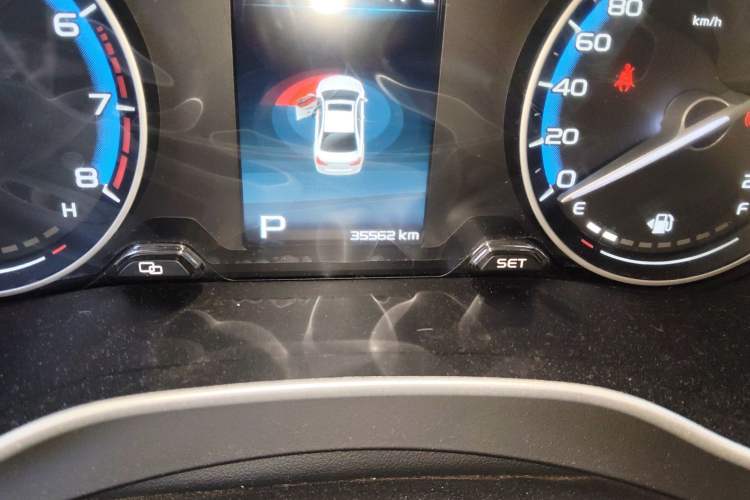 Used Geely Auto Emgrand 2019 Leading Edition 1.5L CVT Luxury Model China VI Standard Odometer Close Up