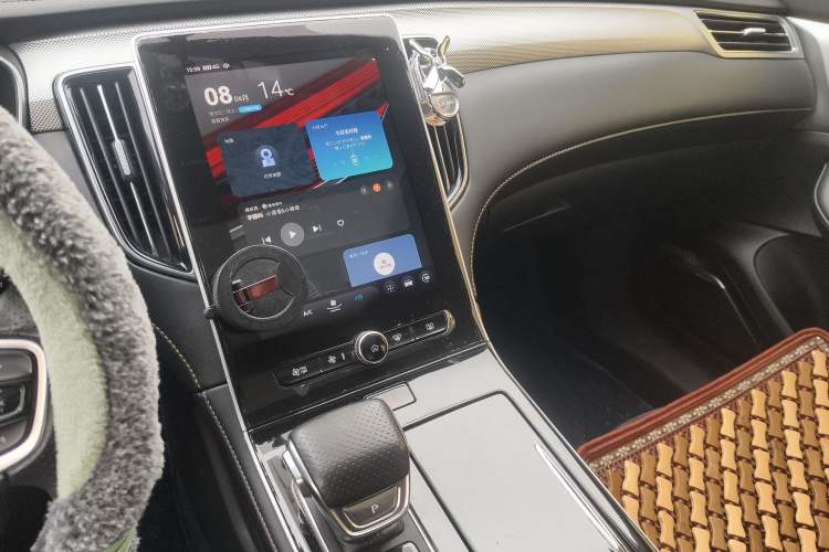 Used Roewe i6 MAX New Energy 2020 1.5T PHEV Cool & Stylish Skyroof Edition Audio And AC Panel