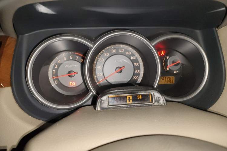 Used Nissan Tiida Sedan 2005 1.6JE AT Instrument Cluster
