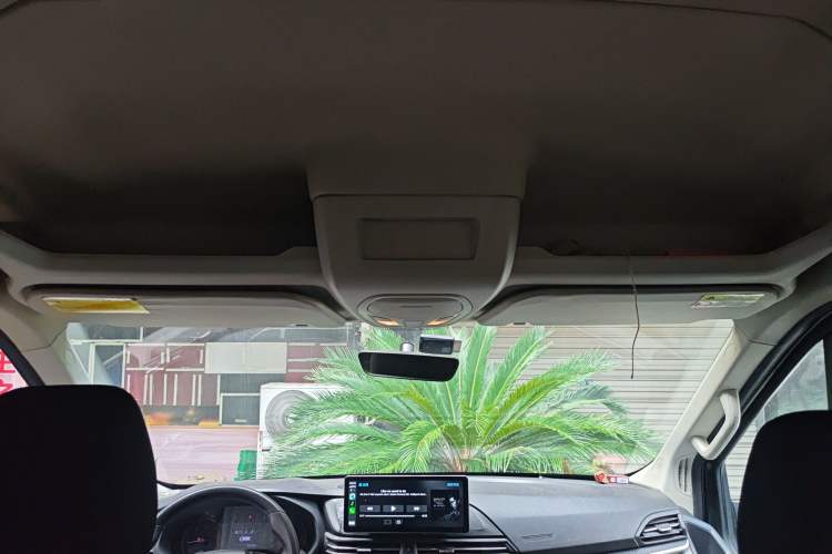 Used SAIC MAXUS Xintu V90 2020 2.0T Manual - Yunjie Version Front-Wheel Drive Rear Single Tire Long Wheelbase High-Roof 7-Seater