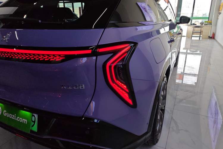 Used Hongqi Tiangong 08 2025 680 Ultra Four-Wheel-Drive Version Right Rear Taillight