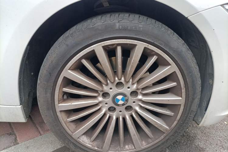 Used BMW 3 Series 2018 320Li Fashion Model Right Front Wheel Hub