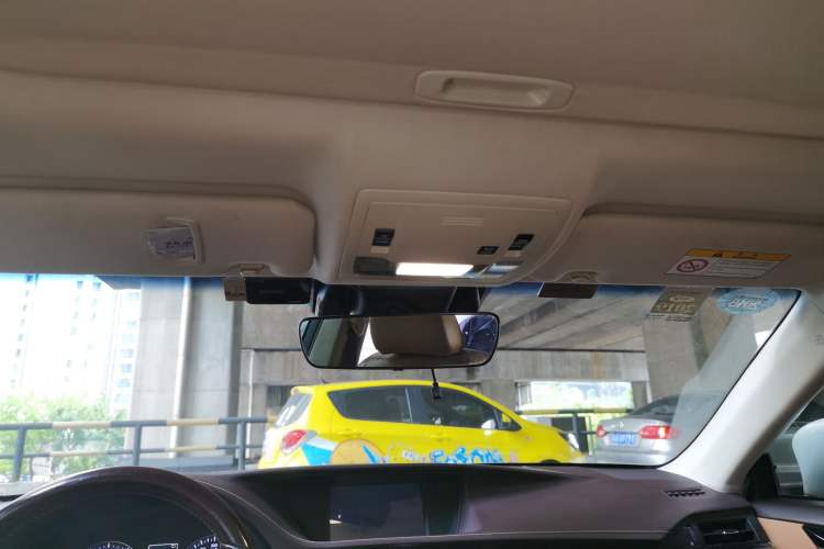 Used Lexus ES 2015 300h Comfort Edition
