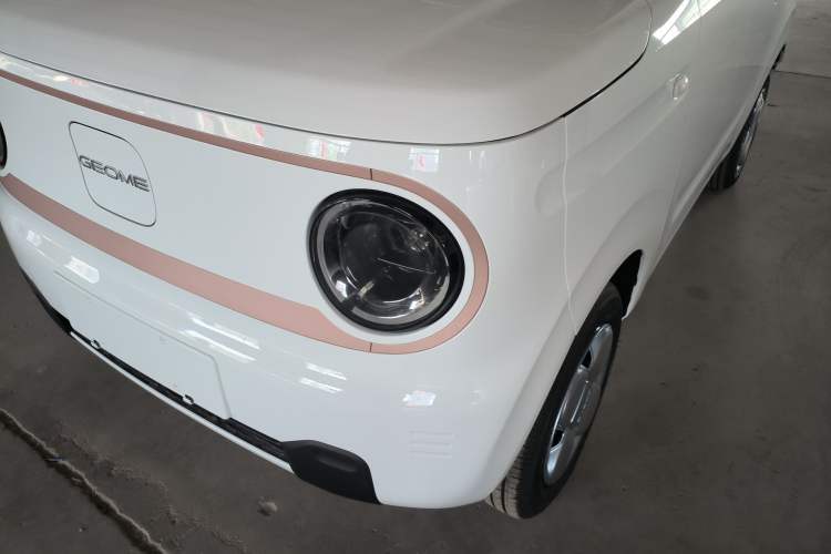 Used Geely Galaxy Panda 2024 Panda Mini 200km Endurance Bear Left Front Headlight