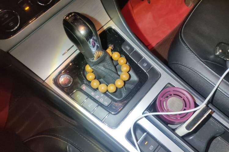 Used Volkswagen Passat 2015 1.8TSI DSG Prestige Edition Gear Lever