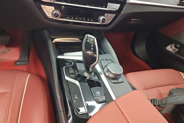 Used BMW 5 Series 2022 Restyled 530Li Leading Edition M Sport Package Gear Lever
