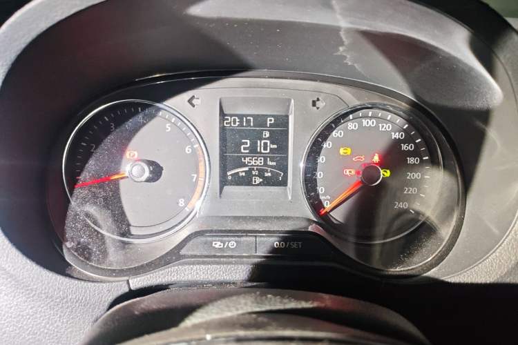 Used Volkswagen Polo 2016 1.6L Automatic Comfort Model
