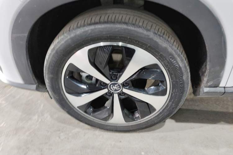 Used BYD Song PLUS New Energy 2021 EV Deluxe Model Left Front Wheel Hub