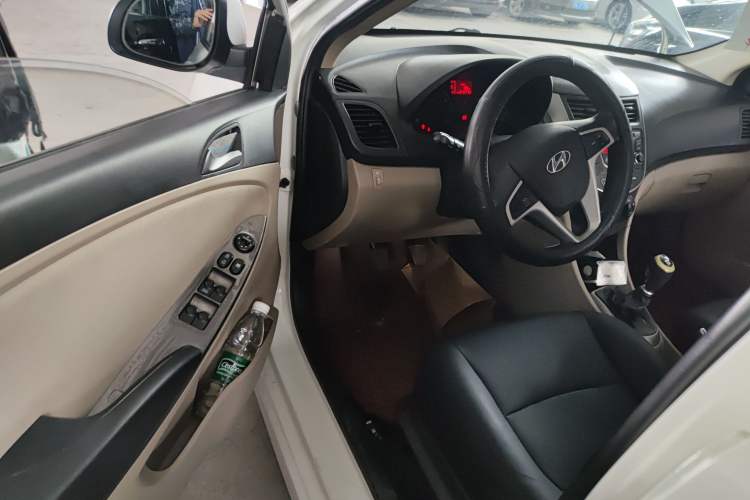 Used Hyundai Verna (older generation) 2014 1.4L Manual Smart GLS Trim