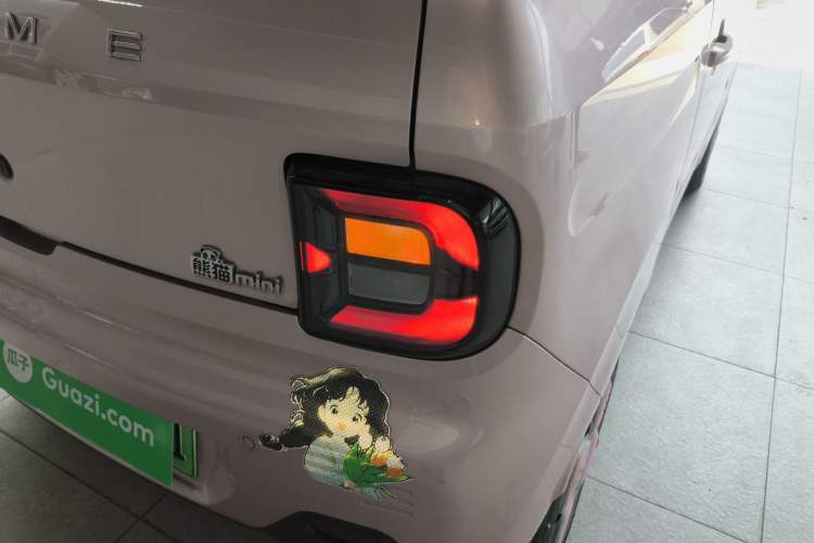 Used Geely Galaxy Panda 2023 Panda Mini 200km Endurance Bear Right Rear Taillight