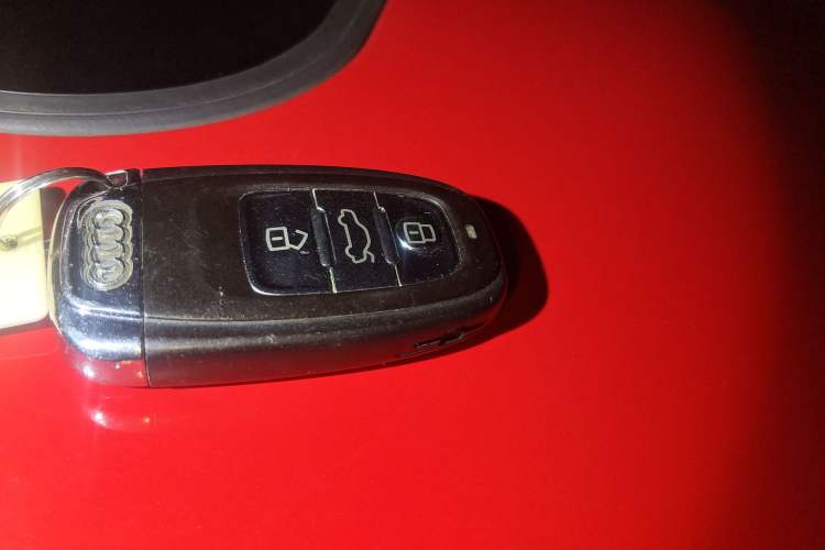 Used Audi A4L 2012 1.8 TFSI Automatic Comfort Model Vehicle Key