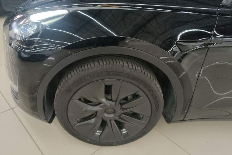 Used Tesla Model Y 2022 Long-Range All-Wheel-Drive Version