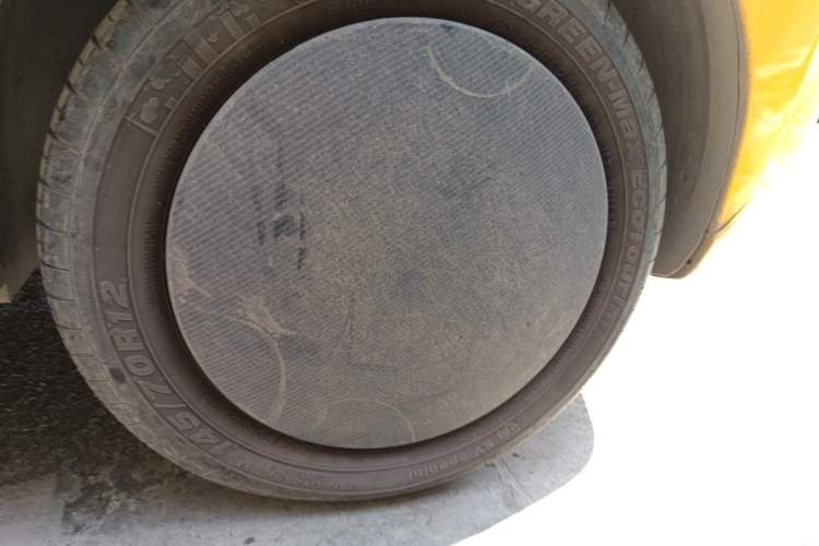 Used Wuling Hongguang MINIEV 2021 Macaron Premium Model – Lithium-NMC Right Front Wheel Hub