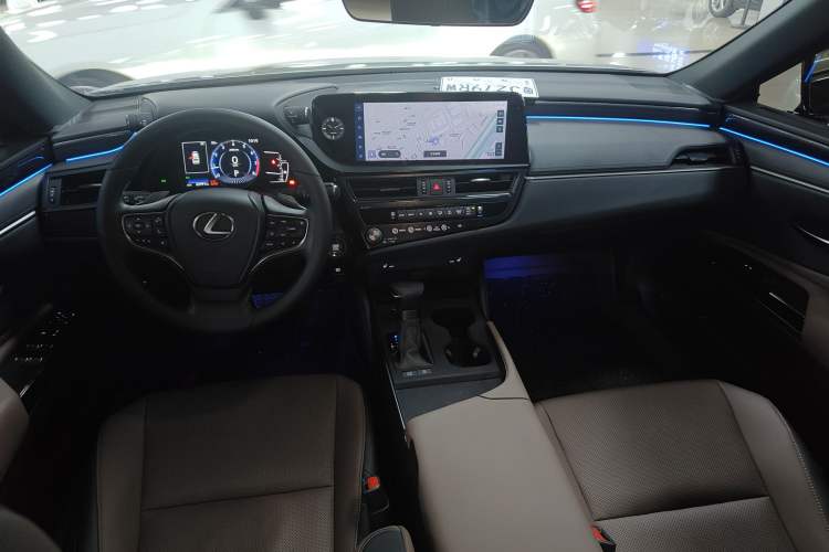 Used Lexus ES 2023 200 Excellence Edition