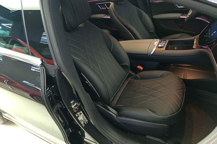 Used Mercedes-Benz EQS 2022 Updated 580 4MATIC Right Front Seat