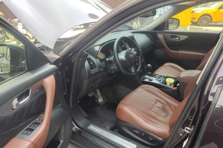 Used Infiniti FX 2011 FX35 Supreme Edition
