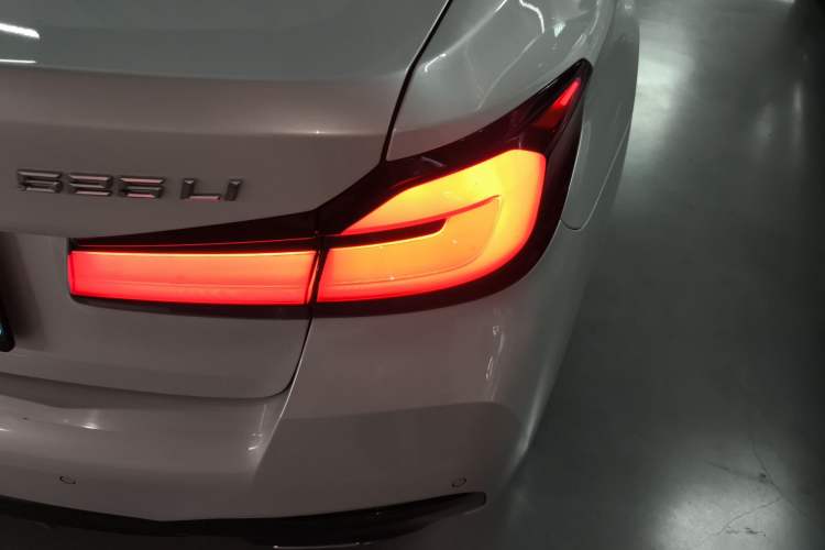 Used BMW 5 Series 2021 525Li M Sport Package Exterior 3