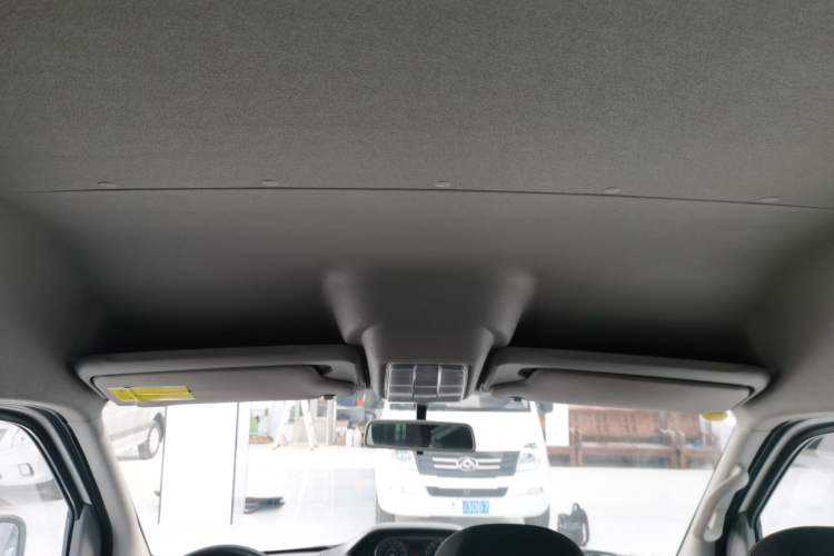 Used SAIC MAXUS Xintu V80 2021 2.0T AMT Classic Aoyuntong Short Wheelbase Mid-Roof 5/6-Seater