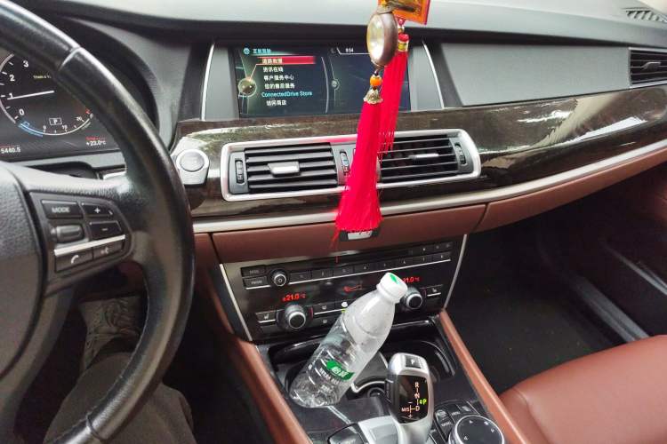 Used BMW 5 Series GT 2014 528i Leading Model Audio And AC Panel