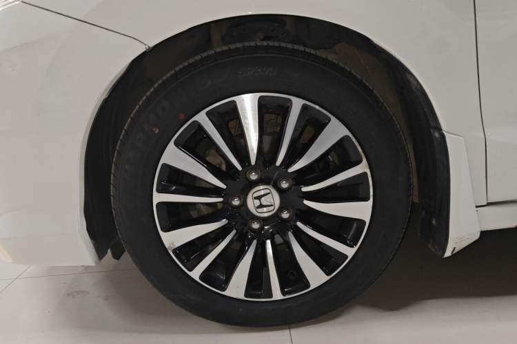 Used Honda Crider 2015 1.8L automatic luxury edition
