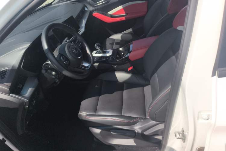 Used MG 5 2022 300TGI DCT Chao Yue Luxury Edition