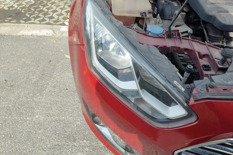 Used Ford Escort 2015 1.5L Automatic Fashion Model
