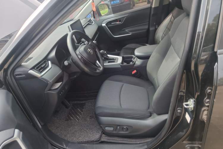 Used Toyota RAV4 2021 2.0L CVT Two-Wheel Drive Fashion Edition
