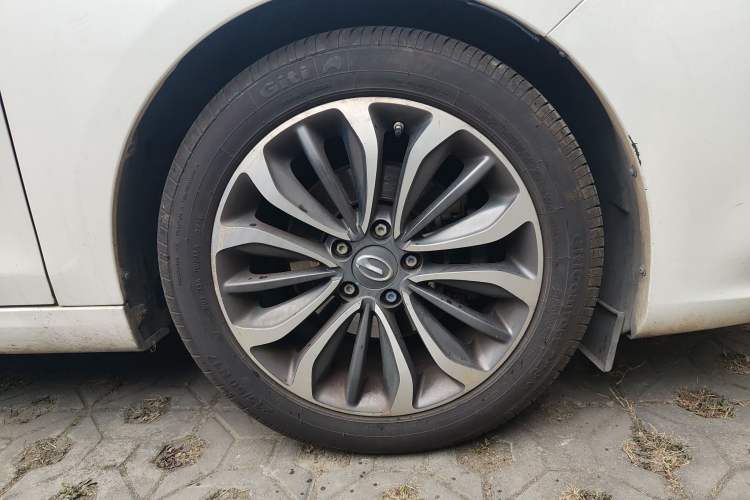 Used GAC Trumpchi GA6 2015 1.8T DCT Luxury Navigation Model Exterior 4