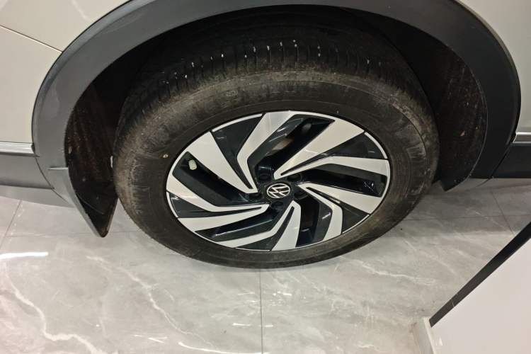 Used Volkswagen Tiguan L 2022 330TSI Automatic Two-Wheel Drive Smart Edition