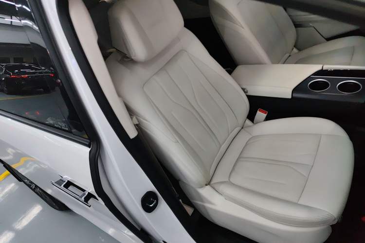 Used Buick GL8 New Energy 2024 Lu Zun Deluxe Edition 7-Seater
