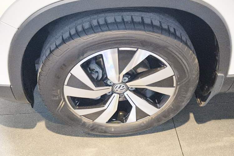 Used Volkswagen Tayron 2019 330TSI Two-Wheel Drive Luxury Model China VI Standard Left Front Wheel Hub