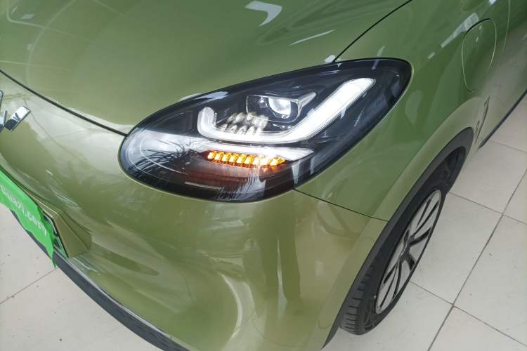Used Wuling Bingo 2023 333 km Lingxi Connected Version Left Front Headlight