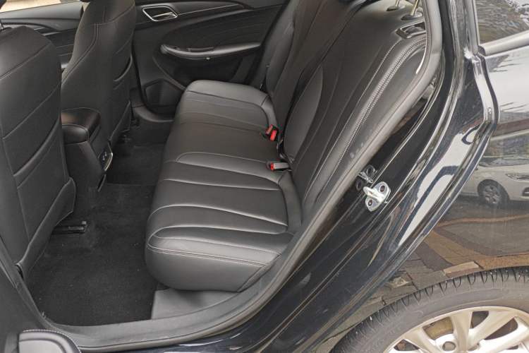 Used Roewe i5 2019 1.5L Automatic 4G Connected Langyue Edition
