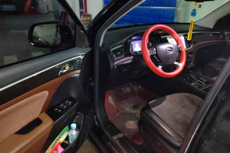 Used GAC Trumpchi GS8 2017 320T Two-Wheel Drive Luxury Smart Connectivity Version (7 Seats)
