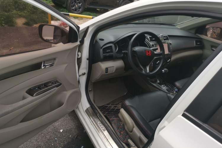 Used Honda City Classic 2012 1.5L Automatic Elite Edition Driver Seat