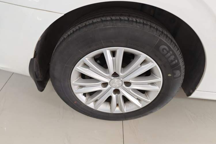 Used Peugeot 301 2014 1.6L Manual Luxury Edition
