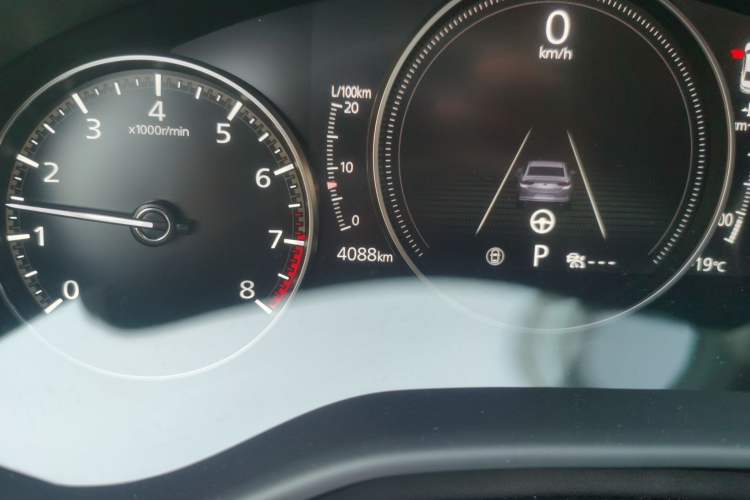 Used Mazda 3 Axela 2023 2.0L Automatic ZhiZhen Edition Odometer Close Up