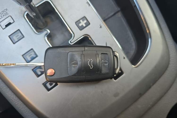 Used Hyundai Santa Fe Classic 2012 2.4 Comfort Edition 5-Seater Two-Wheel Drive