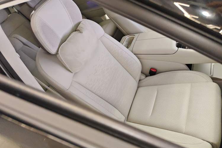 Used Lynk & Co 900 2025 2.0T Ultra
