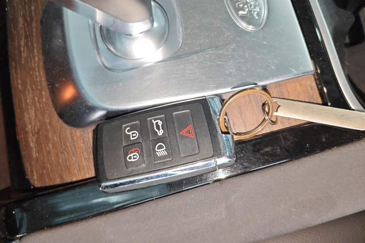 Used Land Rover Discovery Sport New Energy 2022 Facelifted P300e Plug-in Hybrid Electric Version