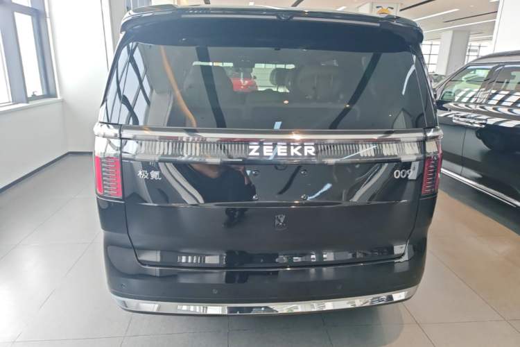 Used Zeekr 009 2024 7-Seater Walk-Through Version Four-Wheel Drive 108 kWh Rear