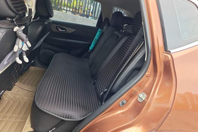 Used Nissan X-Trail 2014 2.0L CVT Comfort Edition 2WD Left Rear Seat