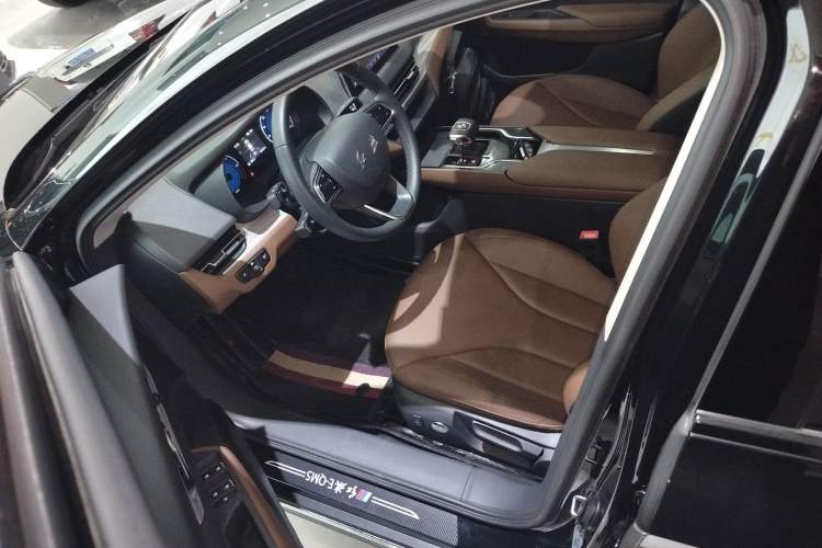 Used Hongqi E-QM5 2024 610 km PLUS
