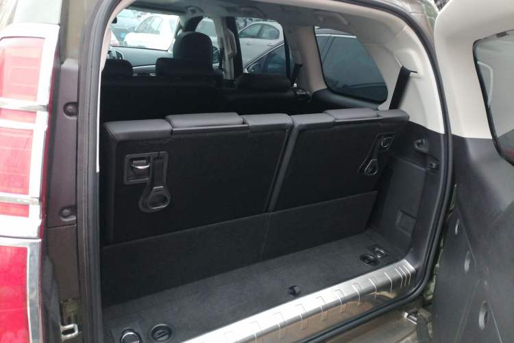 Used Haval H9 2016 2.0T Four-Wheel Drive Elite Version 7 Seats
