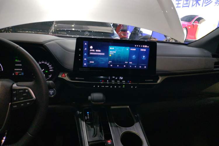 Used Toyota SIENNA 2023 2.5L Hybrid Deluxe Edition