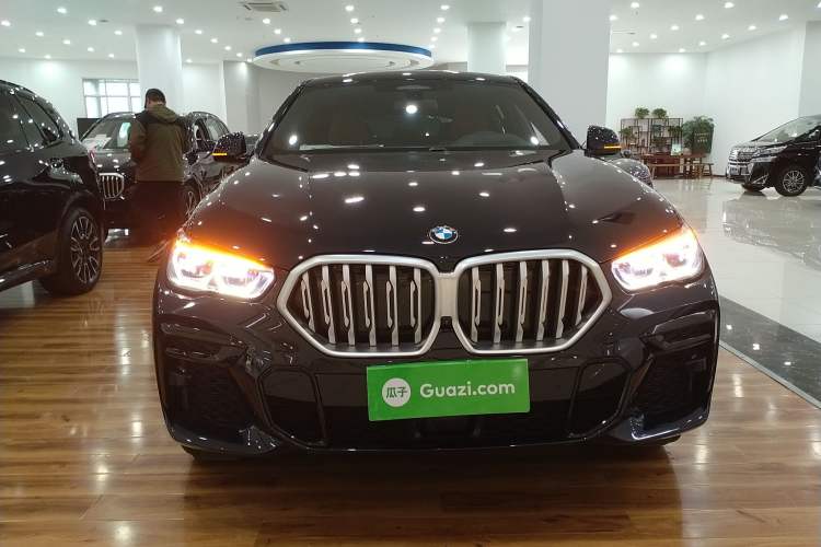 Used BMW X6 2022 xDrive40i Luxury Edition M Sport Package Front