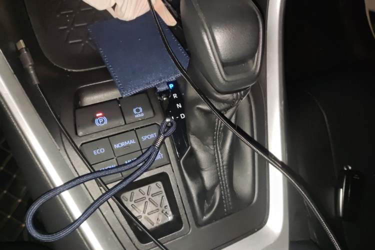 Used Toyota RAV4 2020 2.0L CVT 4x4 Trend Edition Gear Lever