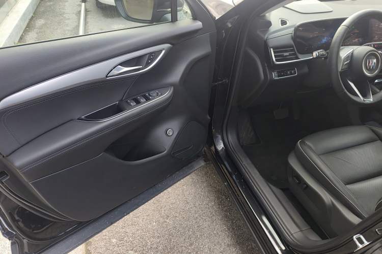 Used Buick Envision 2024 Encore Plus 28T Two-Wheel Drive Luxury Edition Driver Seat